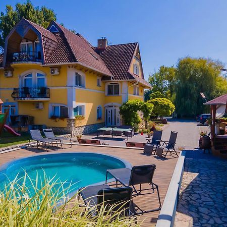 Balatonföldvár Jade Panzio Bed & Breakfast エクステリア 写真