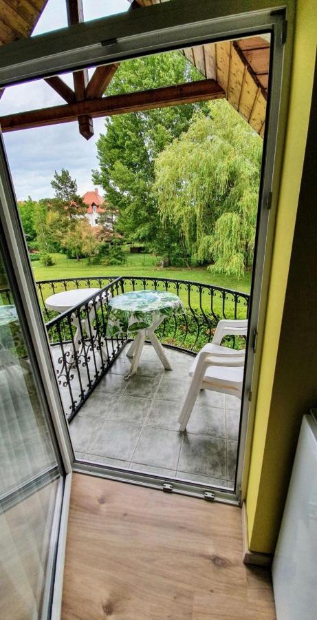 Balatonföldvár Jade Panzio Bed & Breakfast エクステリア 写真