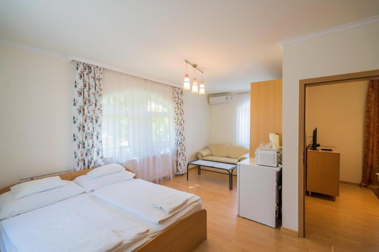 Balatonföldvár Jade Panzio Bed & Breakfast エクステリア 写真