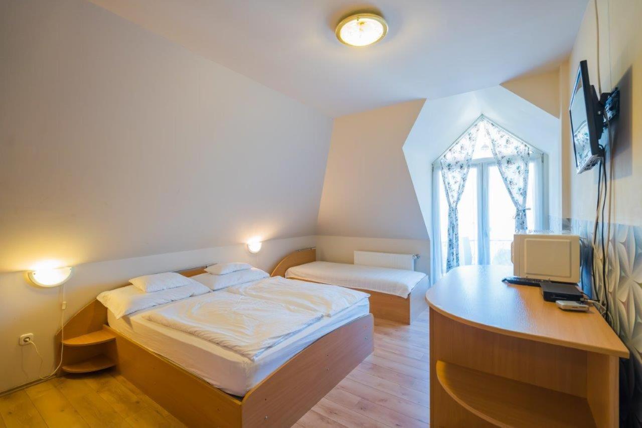 Balatonföldvár Jade Panzio Bed & Breakfast エクステリア 写真