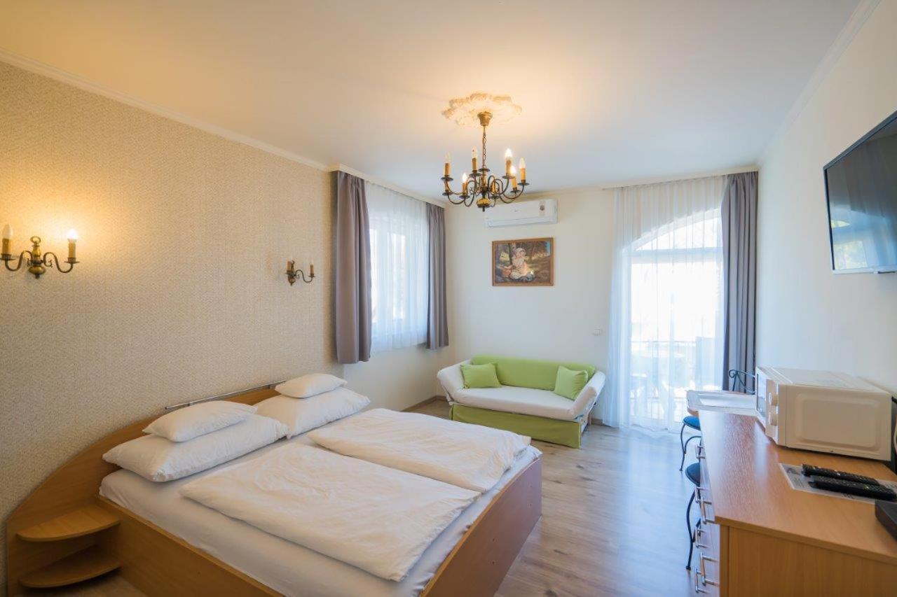 Balatonföldvár Jade Panzio Bed & Breakfast エクステリア 写真